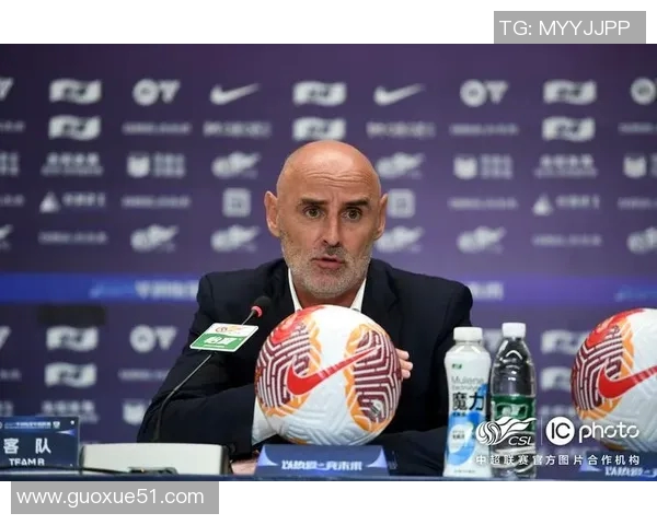 主教练金大仪称赞队员努力扳平比分感慨久未先失球的挑战与坚持