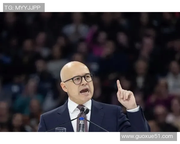 塞尔维亚男篮迎来新任主教练阿里姆皮耶维奇展现年轻活力