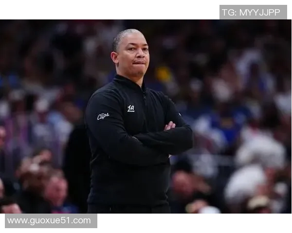 卢谈上半场防守问题我们对对手缺乏重视和专注力导致失利