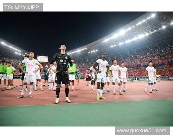 塞蒂恩离任前更衣室失控球员关系降至冰点引发关注