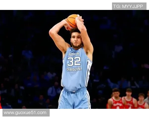 南斯表现起伏10投仅中2罚球稳健贡献11分并抢下5个前板与3次抢断 南斯表现起伏10投仅中2罚球稳健贡献11分并抢下5个前板与3次抢断