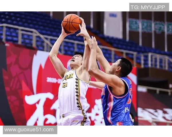 亨特谈比赛表现:提高出手次数保持侵略性同时注重组织进攻 亨特谈比赛表现:提高出手次数保持侵略性同时注重组织进攻