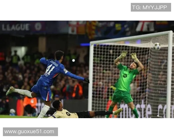 埃斯特旺打入欧冠首球荣膺切尔西5-1阿贾克斯最佳球员