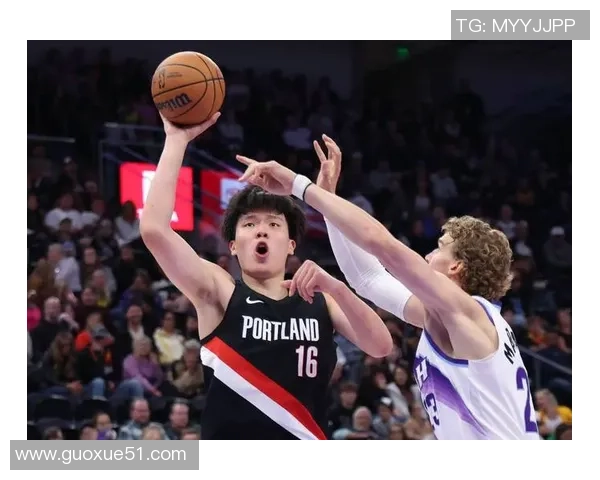 杨瀚森华丽脚步单打雷霆中锋可惜抛投失误令人扼腕叹息