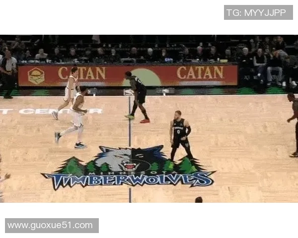 华子分享被唐斯隔扣经历感叹对手身材壮硕高度优势需团队支援