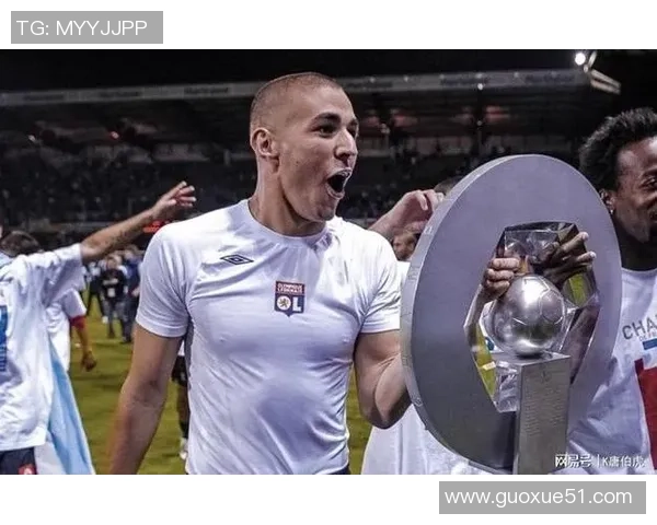 环足奖年度最佳中东球员候选人揭晓C罗本泽马马赫雷斯多萨里争夺荣誉