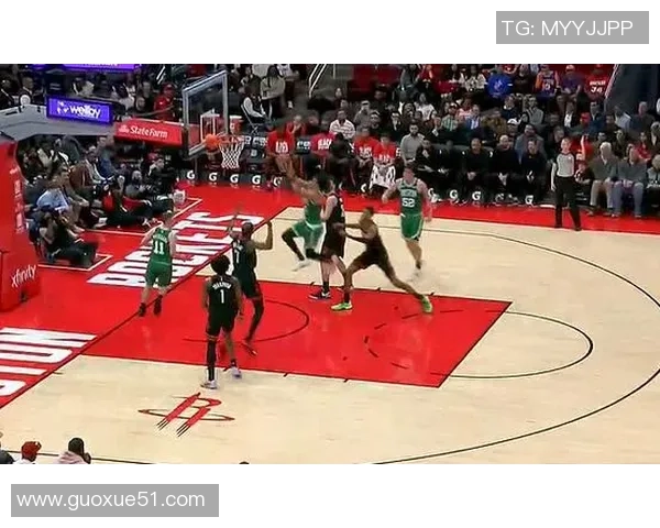 哈珀状态低迷全场11投仅中1仅得3分4篮板6助攻表现惨淡