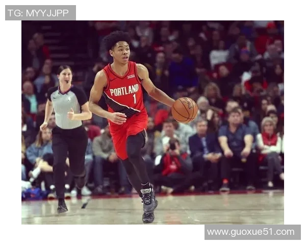 安芬尼西蒙斯谈球员身份对观看比赛的影响与感悟