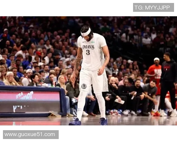 浓眉左小腿拉伤缺席8场比赛官方宣布恢复顺利将于7到10天后重新评估